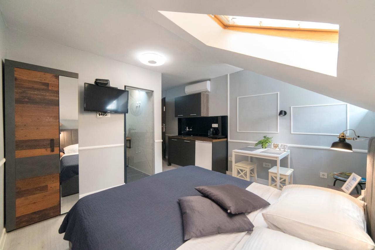 Manuela Studio Apartments, 4Th Floor, No Elevator Загреб Екстериор снимка