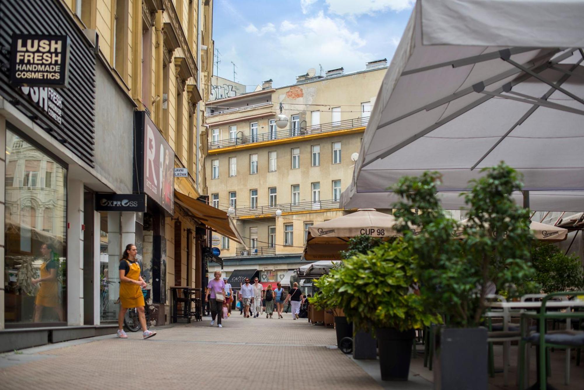 Manuela Studio Apartments, 4Th Floor, No Elevator Загреб Екстериор снимка