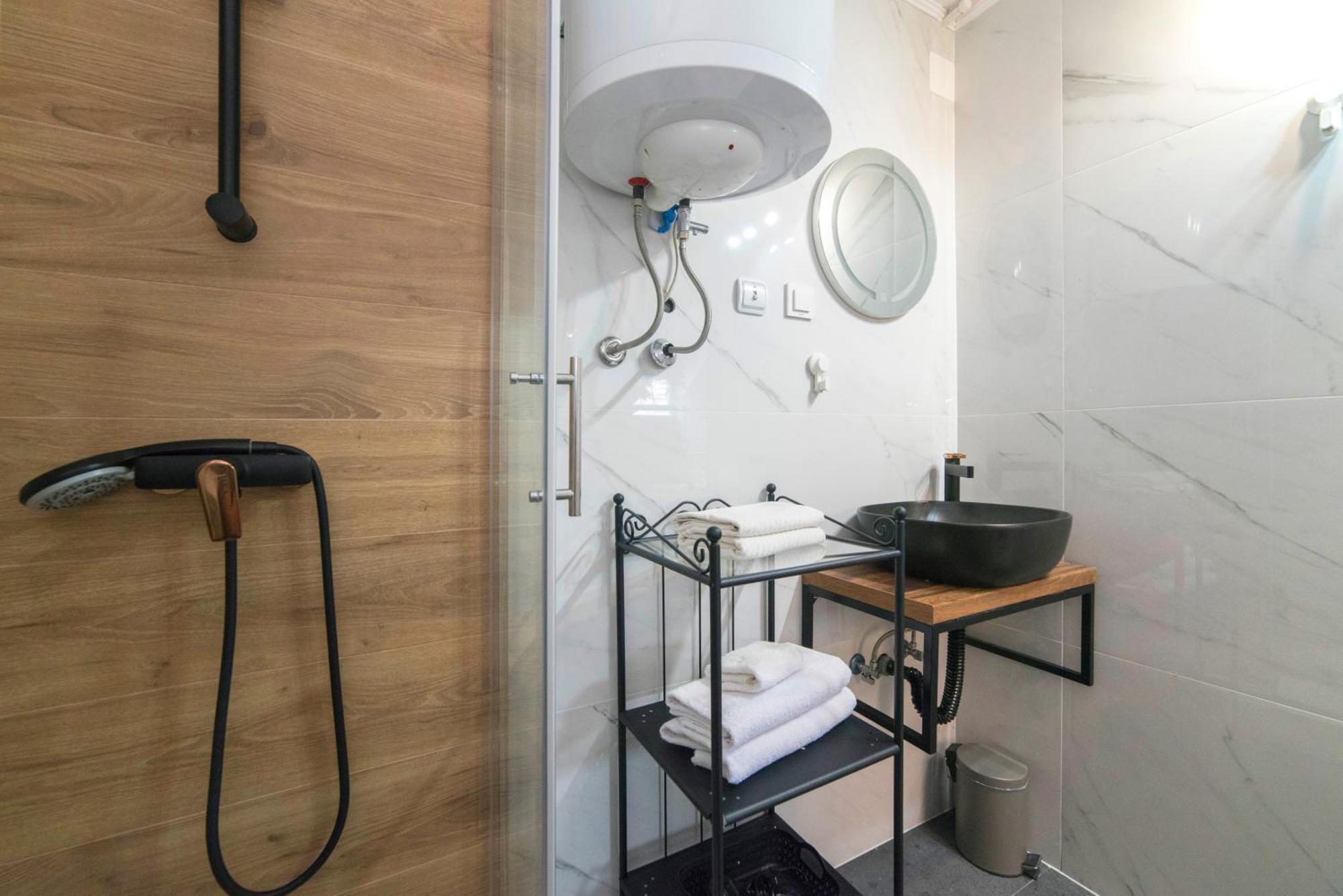 Manuela Studio Apartments, 4Th Floor, No Elevator Загреб Екстериор снимка
